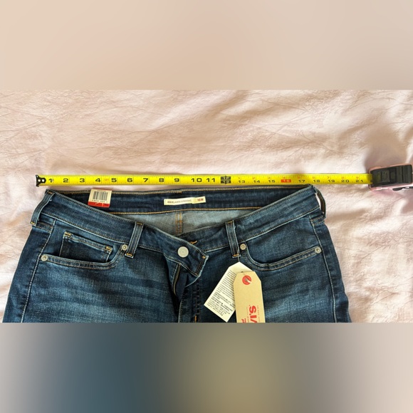 NWT Levi’s Plus Size 16W 414 relaxed straight leg jeans - Picture 7 of 11